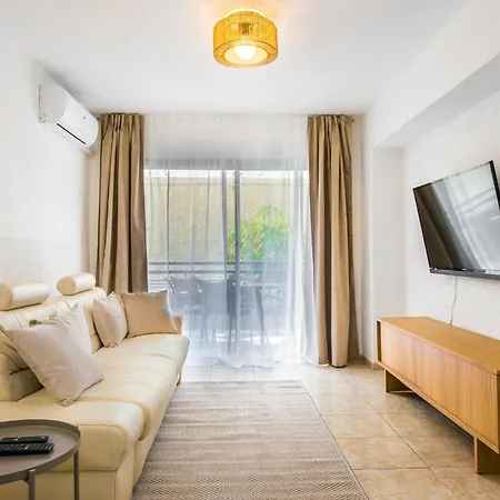 Apartment Santa Maria 2 Bedrooms *