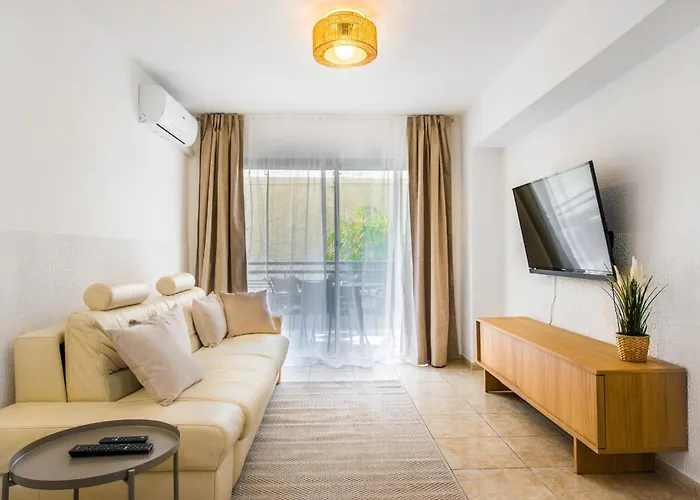 Apartment Santa Maria 2 Bedrooms *