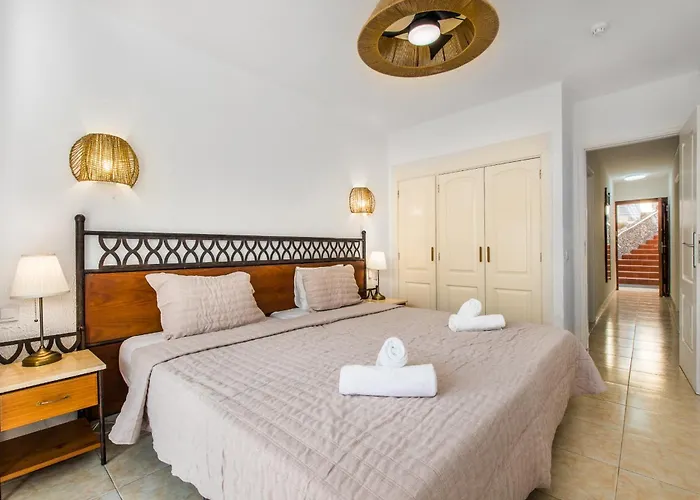 Apartment Santa Maria 2 Bedrooms *